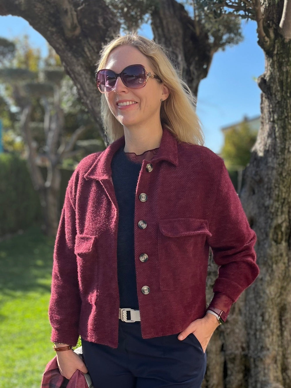 Sportive Kurzjacke mit Glitzerfaden, bordeaux