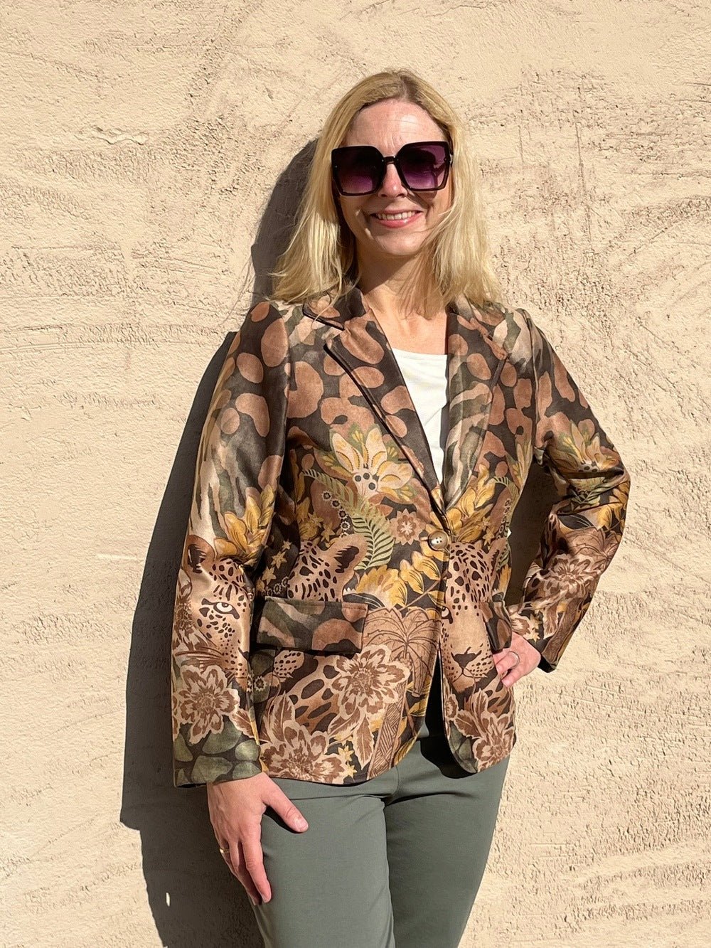 Velourslederimitat-Blazer im Alloverdruck, khaki