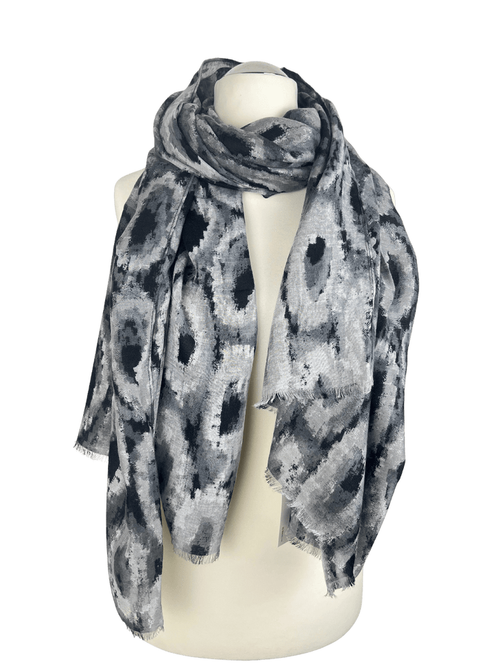 Leichter Schal grafisch, grau von Bella Vita - Mode & Lifestyle