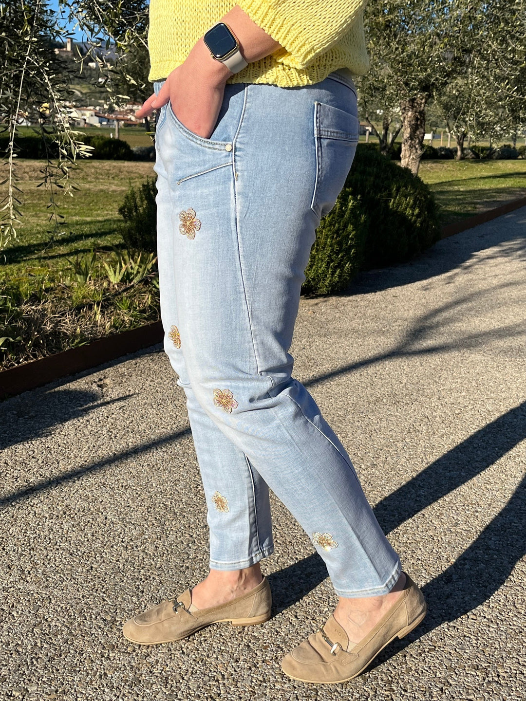 7/8-Jeans mit Glitzerblümchen, blue denim von Bella Vita - Mode &amp; Lifestyle