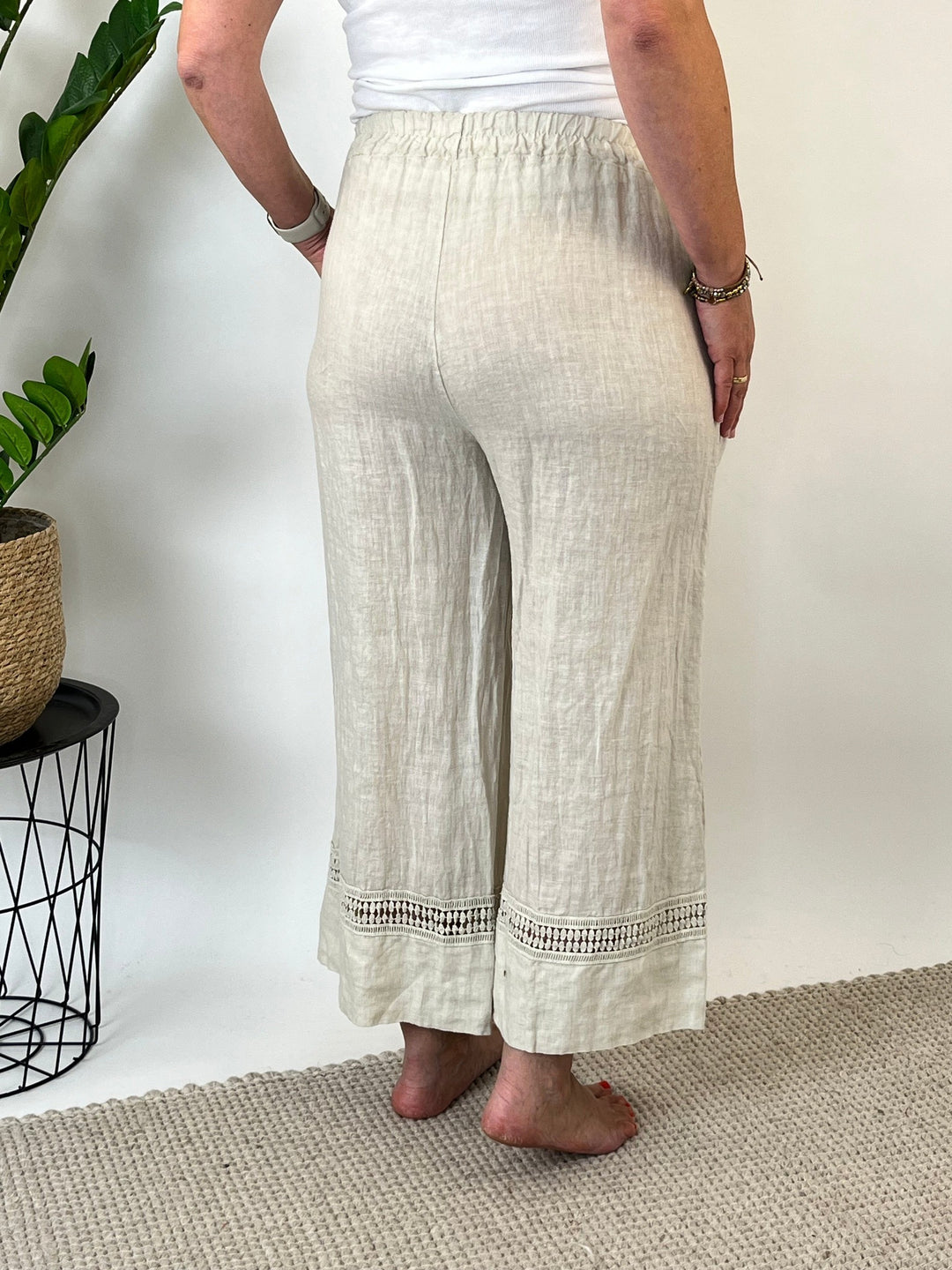 7/8-Leinenhose mit Crochet-Bordüre, beige von Bella Vita - Mode &amp; Lifestyle