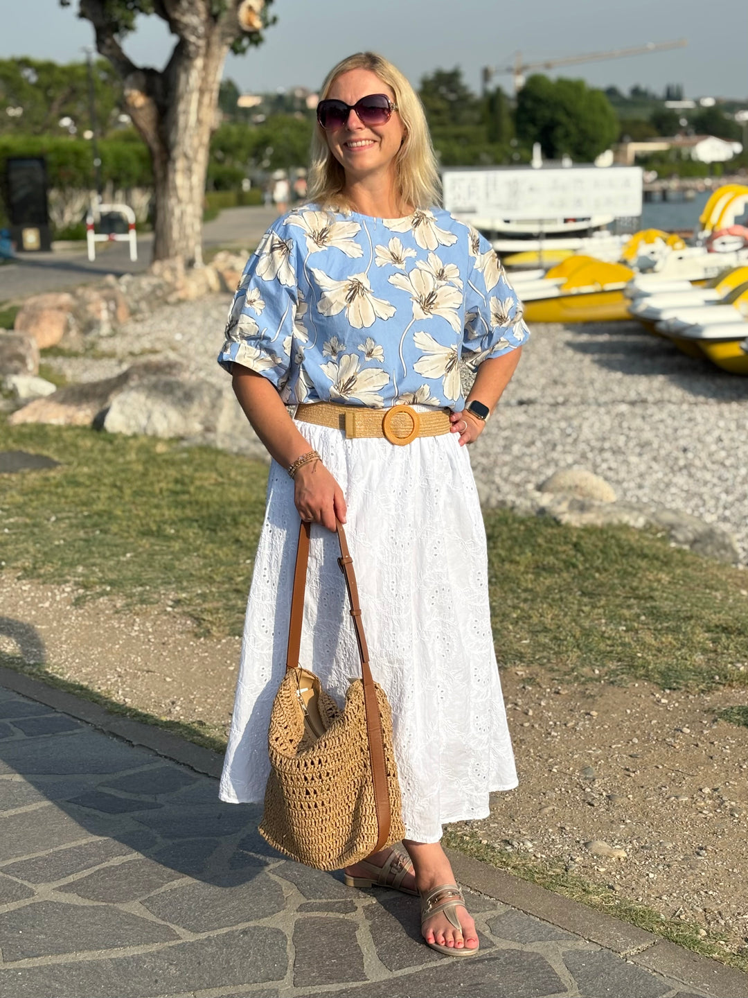 Baumwollbluse "Flower Love", hellblau von Bella Vita - Mode &amp; Lifestyle