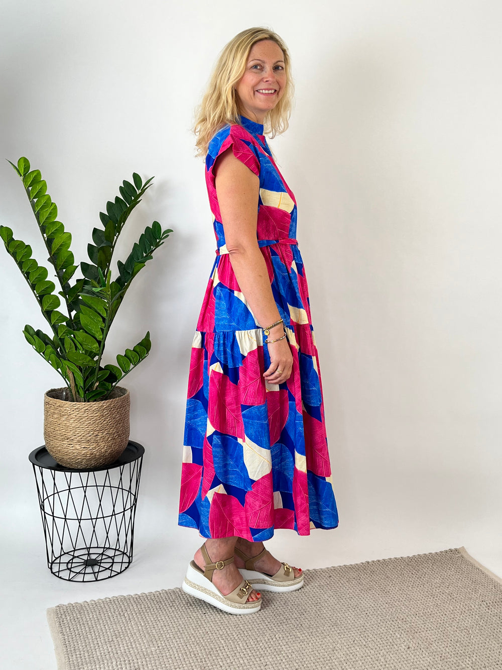 Baumwollkleid Summer Bloom, pink-blau von Bella Vita - Mode & Lifestyle