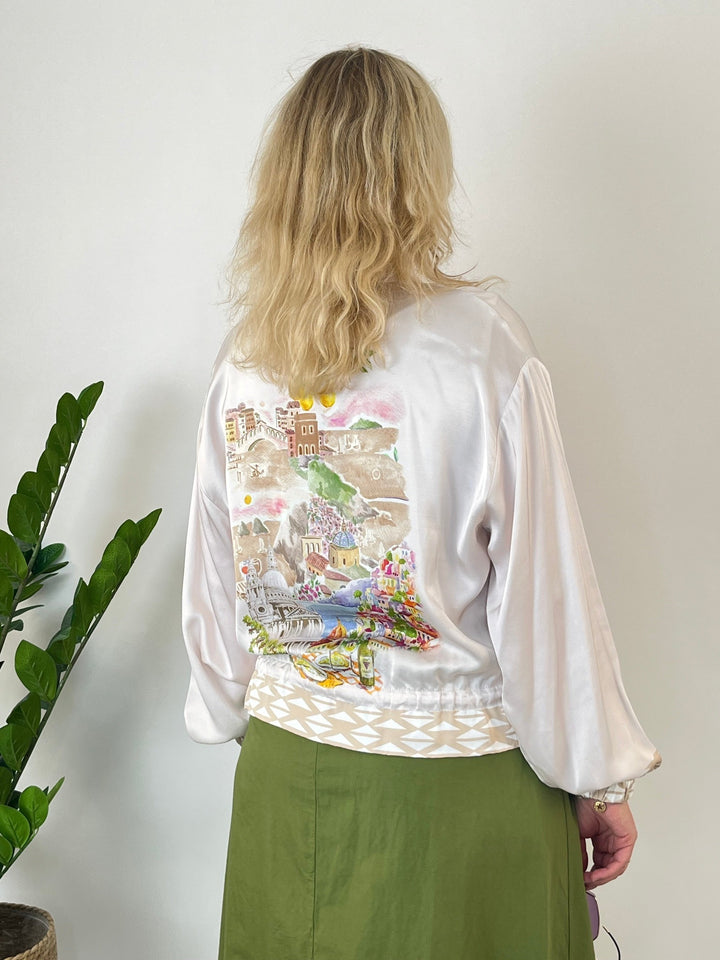 Rückansicht ecru Blouson mit italienischem Aquarell-Motiv und Zitronen