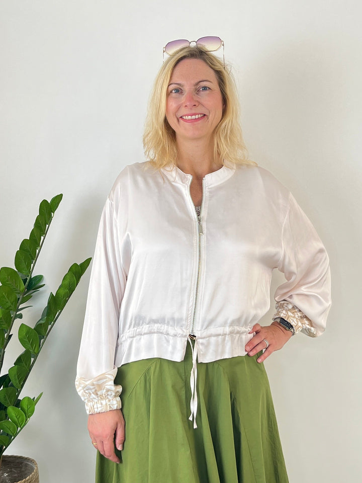 Ecru Blouson Bella Italia mit Reißverschluss, Stehkragen und Zugschnüren