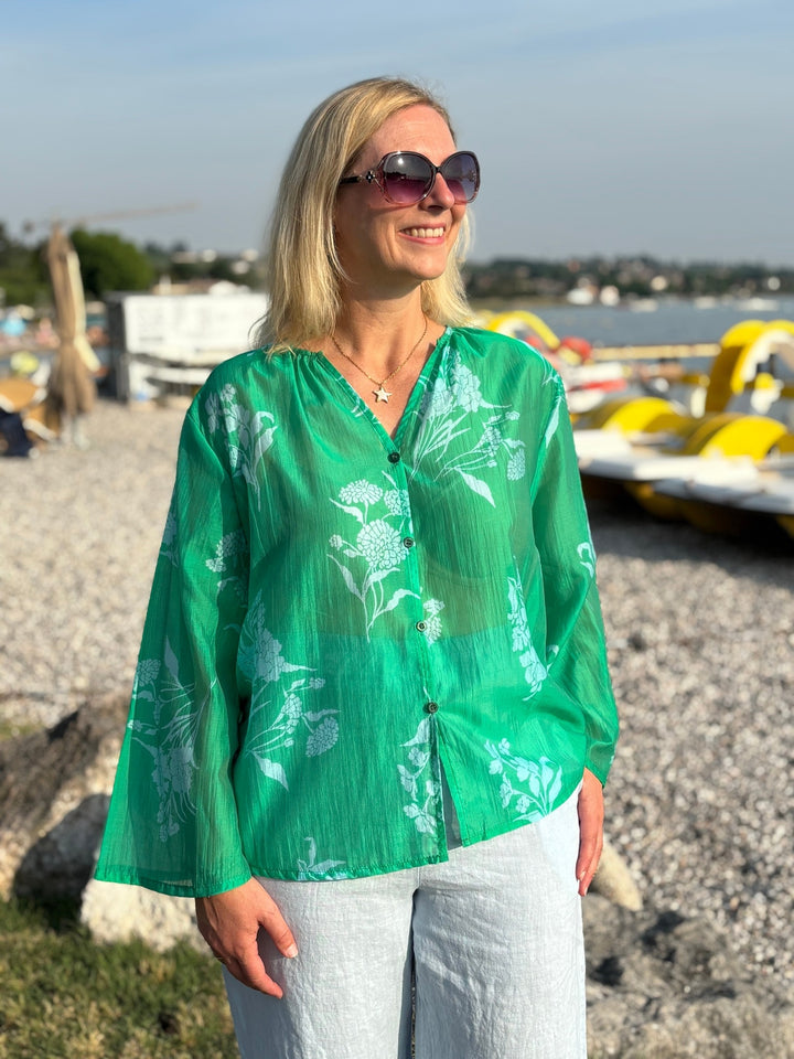 Bluse Floral Breeze, grün von Bella Vita - Mode &amp; Lifestyle