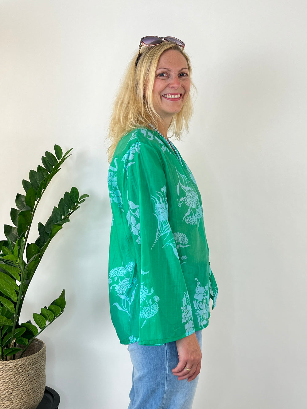 Bluse Floral Breeze, grün von Bella Vita - Mode & Lifestyle