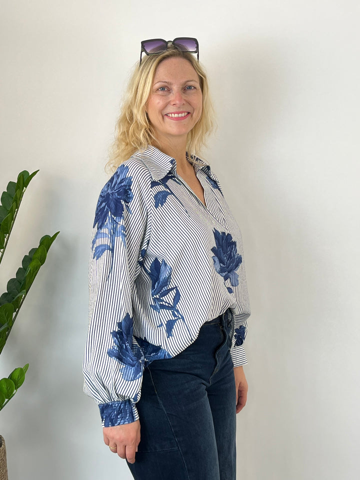 Bluse im Mustermix, marine
