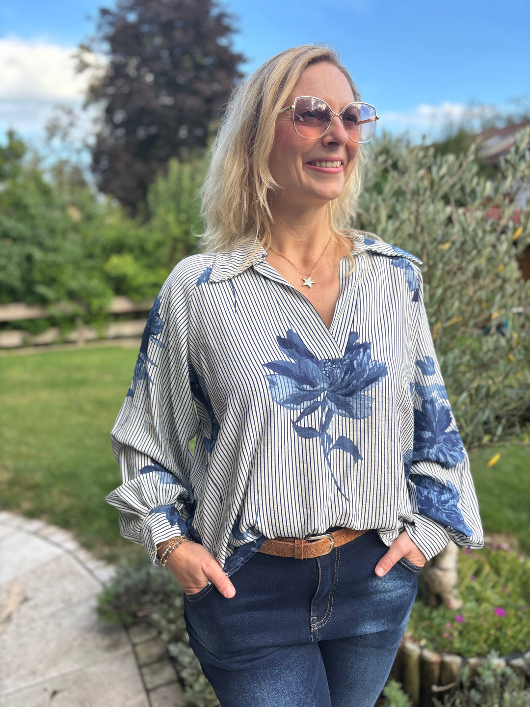 Bluse im Mustermix, marine