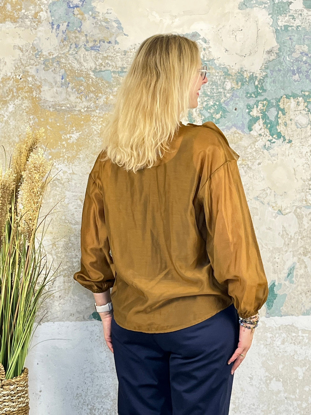 Bluse mit Rüschen, cognac von Bella Vita - Mode & Lifestyle