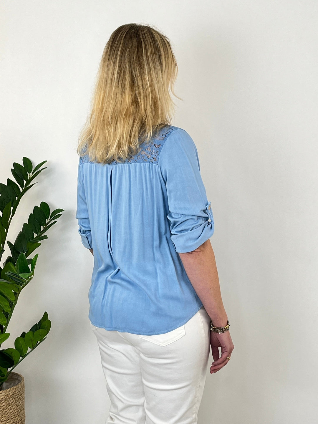 Bluse mit Spitzeneinsatz in Feincordoptik von Bella Vita - Mode &amp; Lifestyle