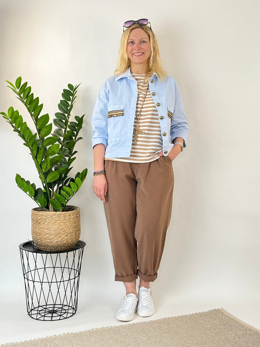 Bundfaltenhose mit Ziergürtel, cognac von Bella Vita - Mode &amp; Lifestyle