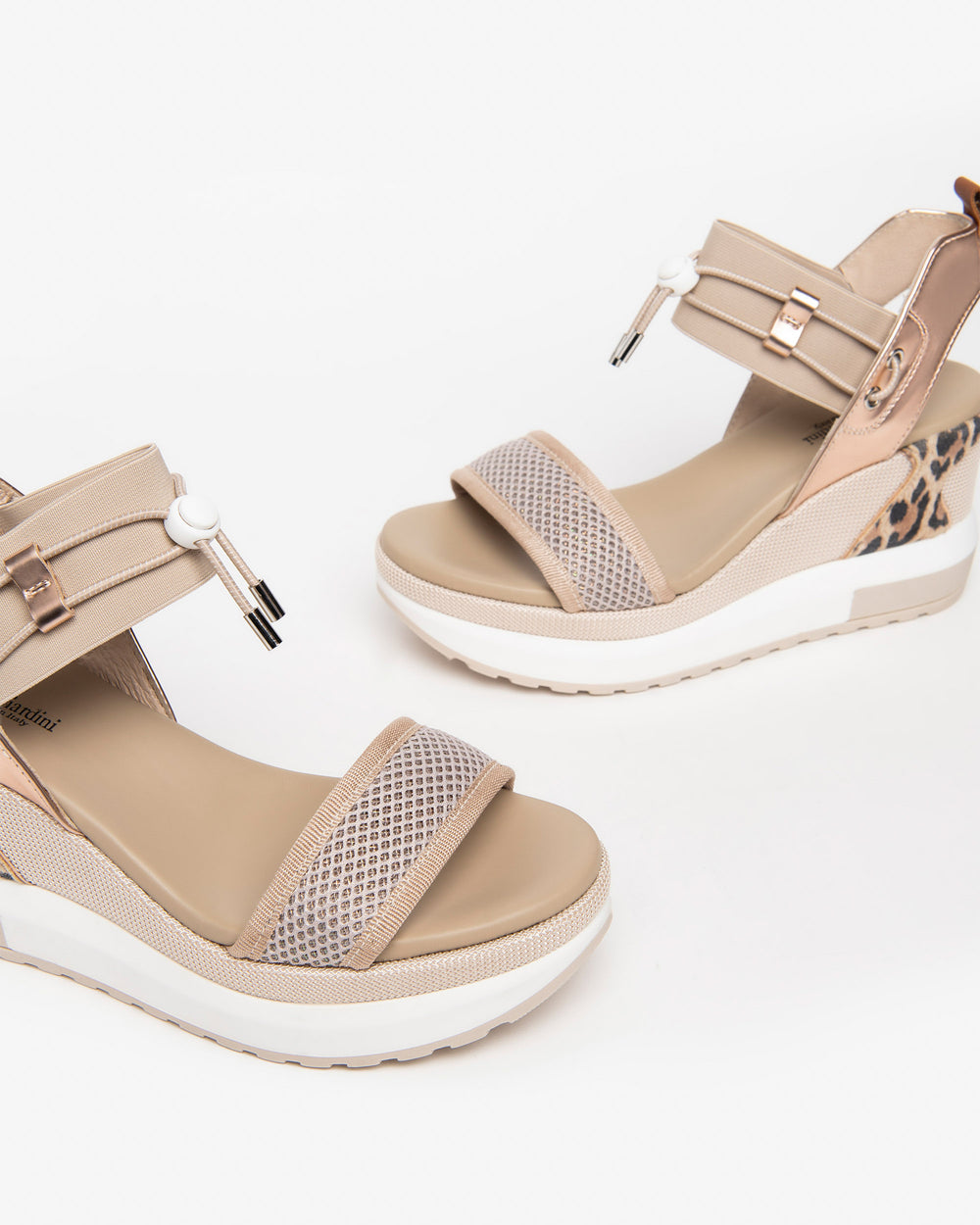 NeroGiardini Plateau-Sandalette Leo, beige-roségold von Bella Vita - Mode & Lifestyle