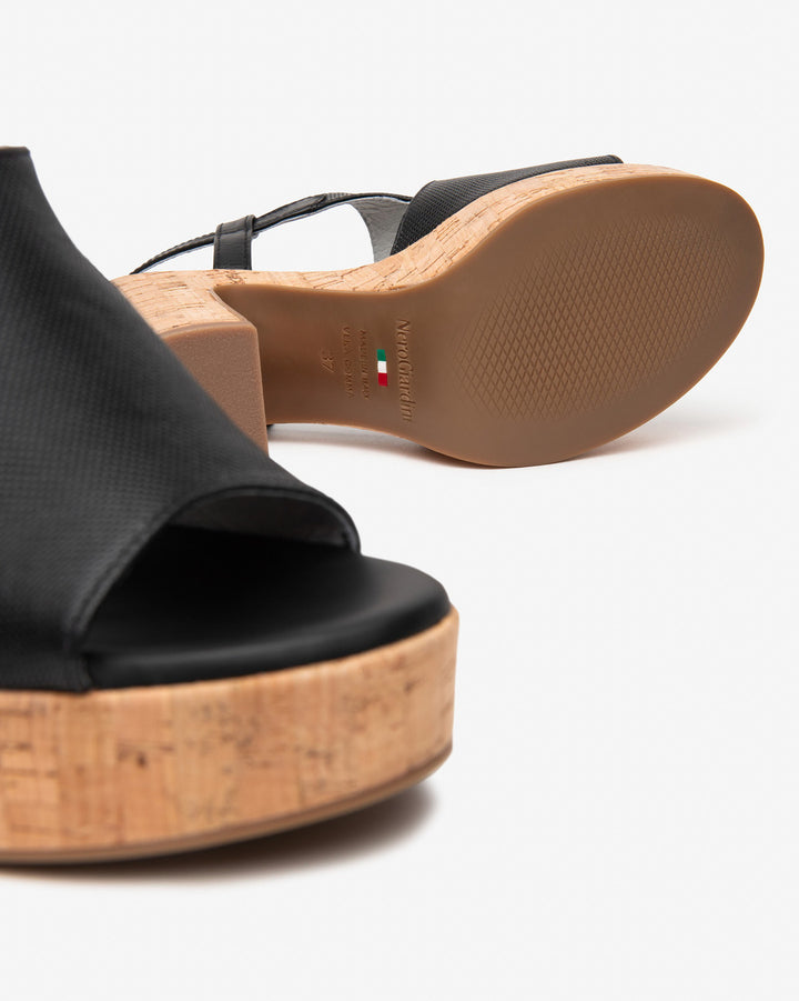 NeroGiardini Plateau-Sandalette, schwarz