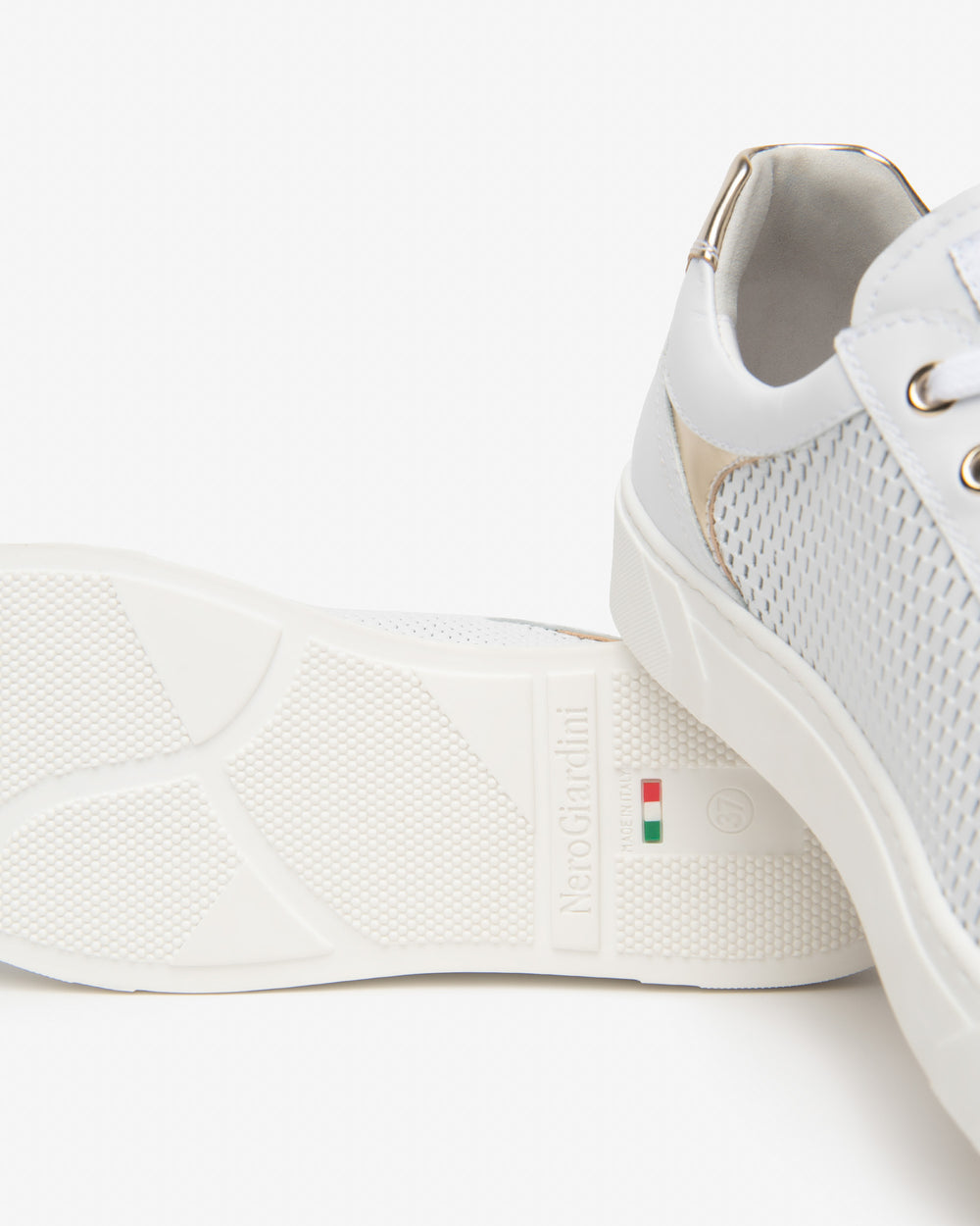 NeroGiardini Sneaker mit Reißverschluss, weiß von Bella Vita - Mode & Lifestyle