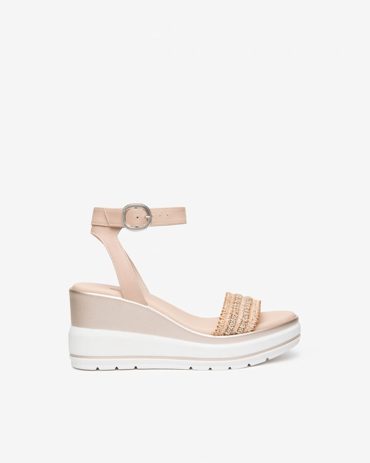 NeroGiardini Plateau-Sandalette, beige-silber von Bella Vita - Mode &amp; Lifestyle