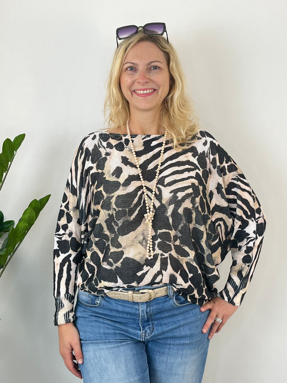 Fledermauspullover Animalprint, schwarz-beige von Bella Vita - Mode & Lifestyle