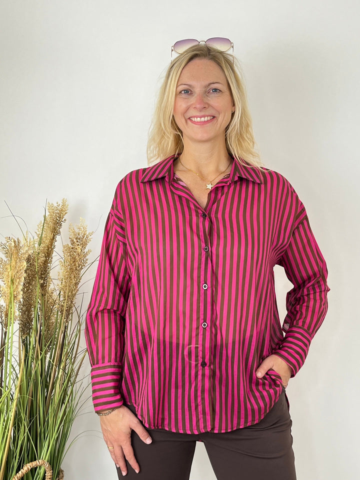 Pink-braune gestreifte Hemdbluse aus Baumwolle mit klassischem Kragen