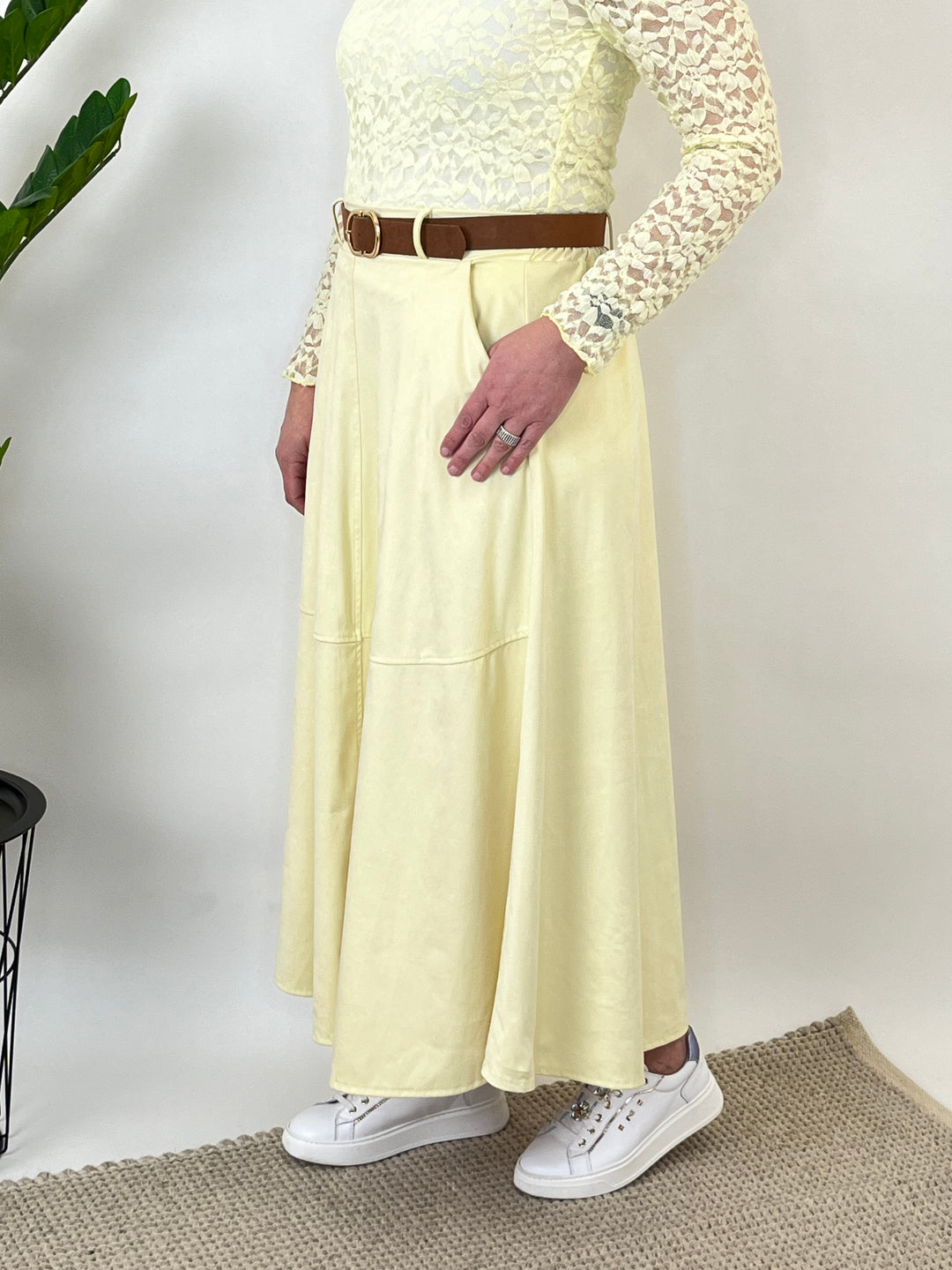 Lederimitat-Rock mit Ziergürtel, gelb von Bella Vita - Mode & Lifestyle