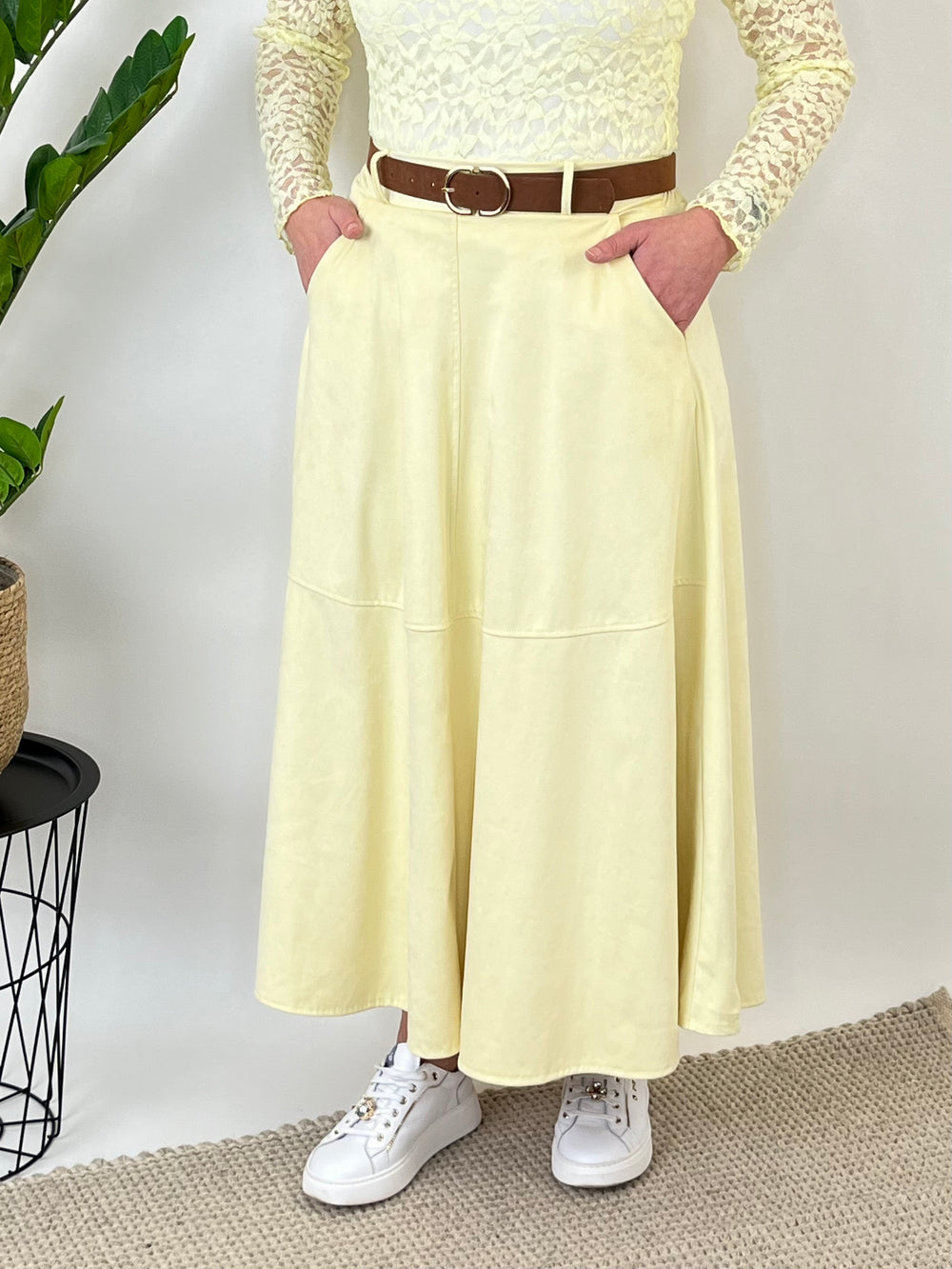 Lederimitat-Rock mit Ziergürtel, gelb von Bella Vita - Mode & Lifestyle