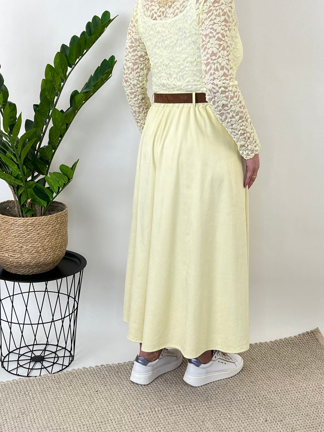 Lederimitat-Rock mit Ziergürtel, gelb von Bella Vita - Mode & Lifestyle