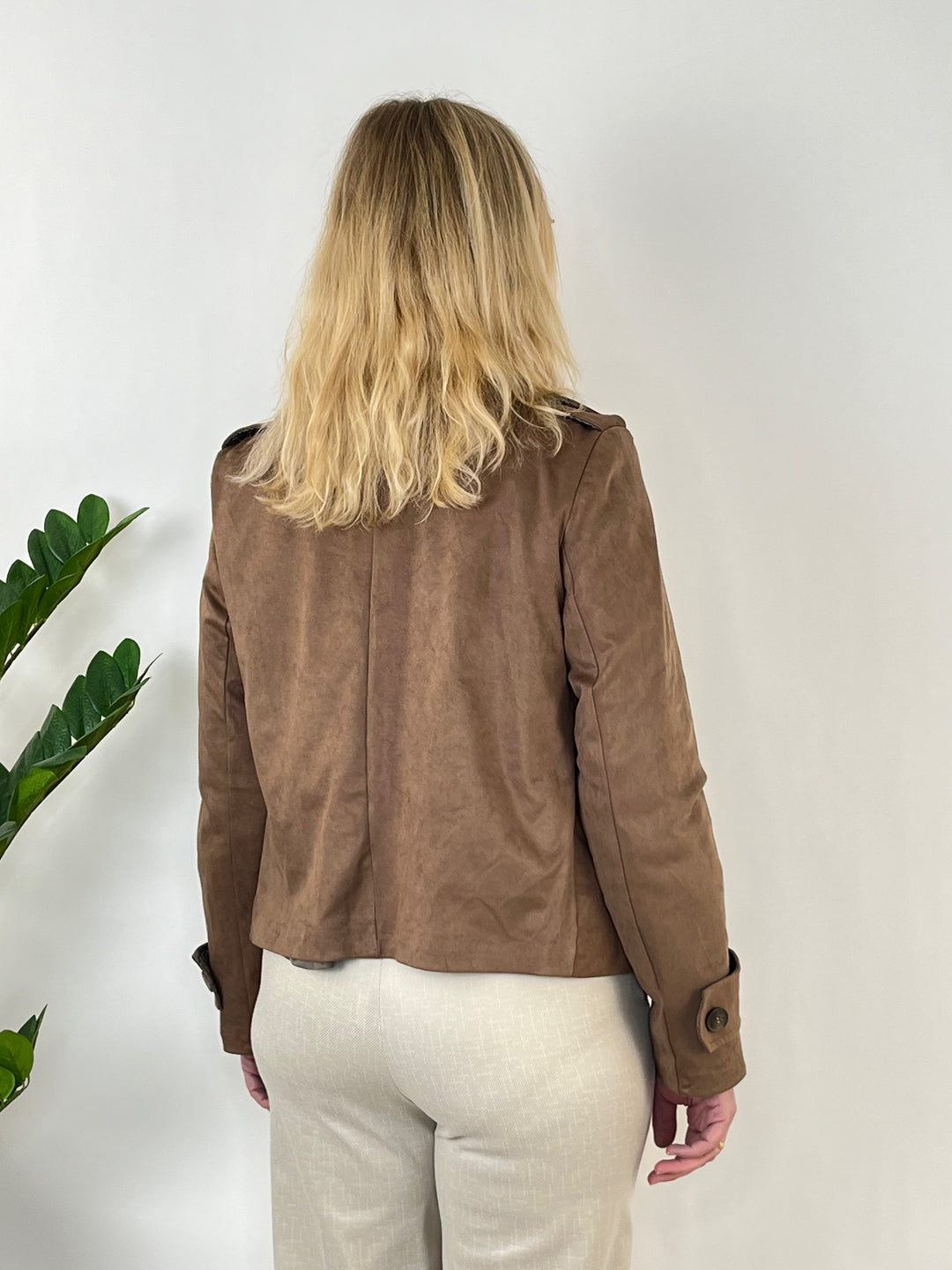 Kurzjacke aus Veloursimitat, cognac von Bella Vita - Mode & Lifestyle