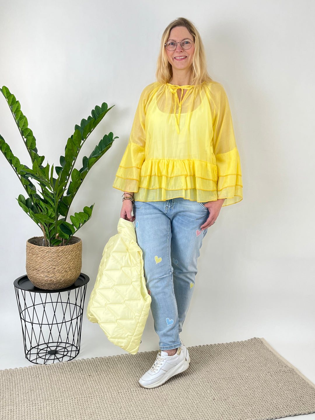 Luftige Tunikabluse mit Volants, gelb von Bella Vita - Mode & Lifestyle