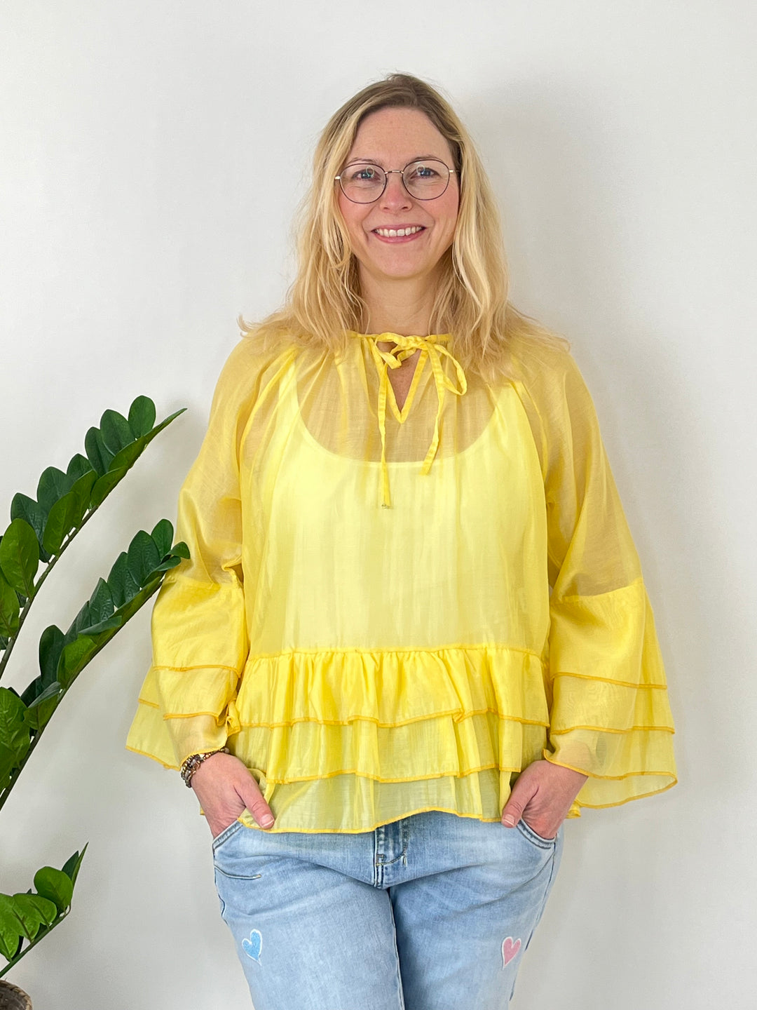 Luftige Tunikabluse mit Volants, gelb von Bella Vita - Mode & Lifestyle