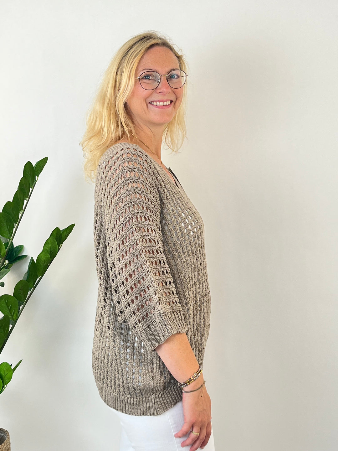 Sommerpullover Lochstrick, taupe von Bella Vita - Mode &amp; Lifestyle