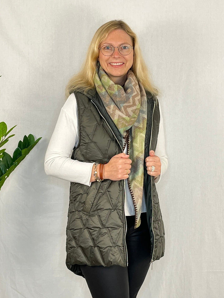 Steppweste in langer Form mit Kapuze, khaki
