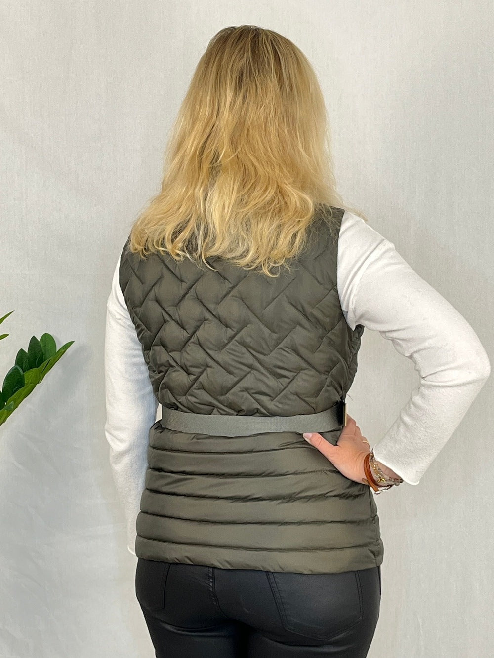 Steppweste mit Ziergürtel, khaki