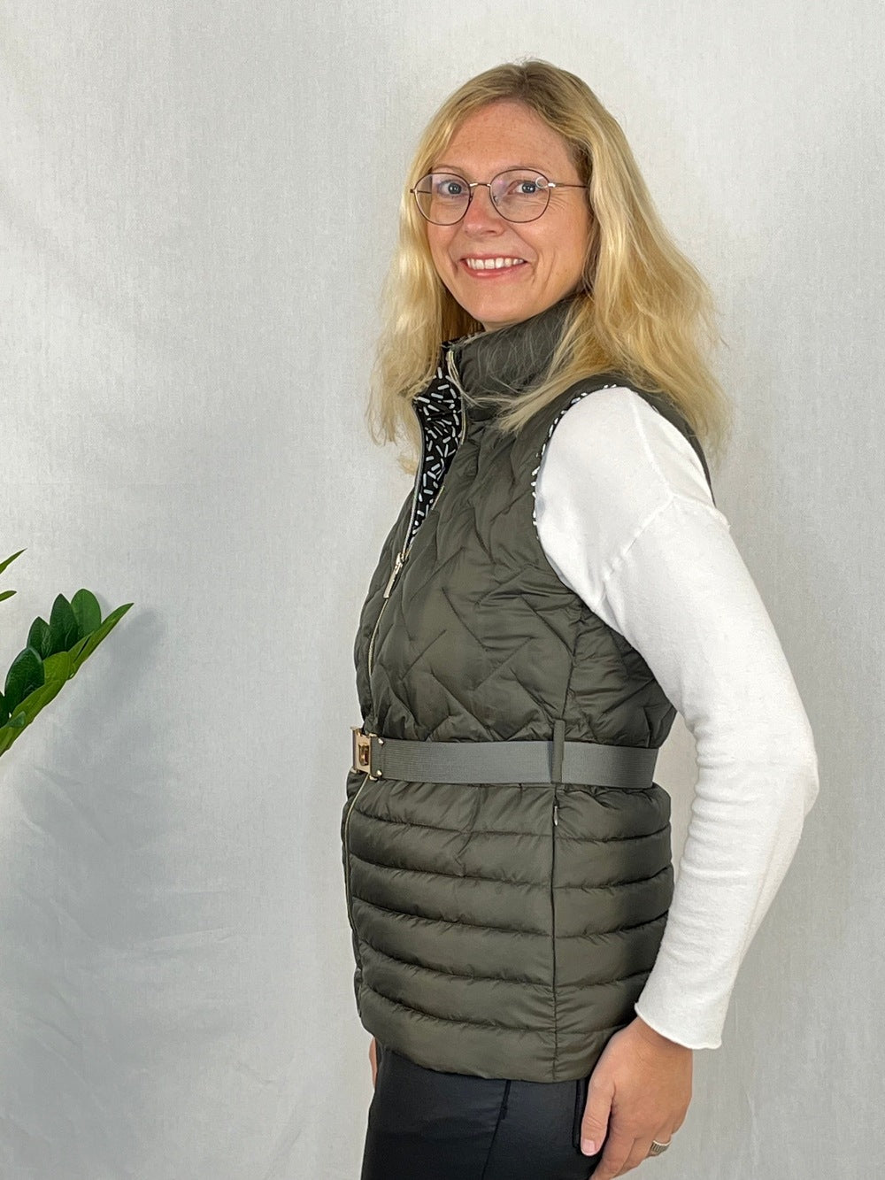 Steppweste mit Ziergürtel, khaki