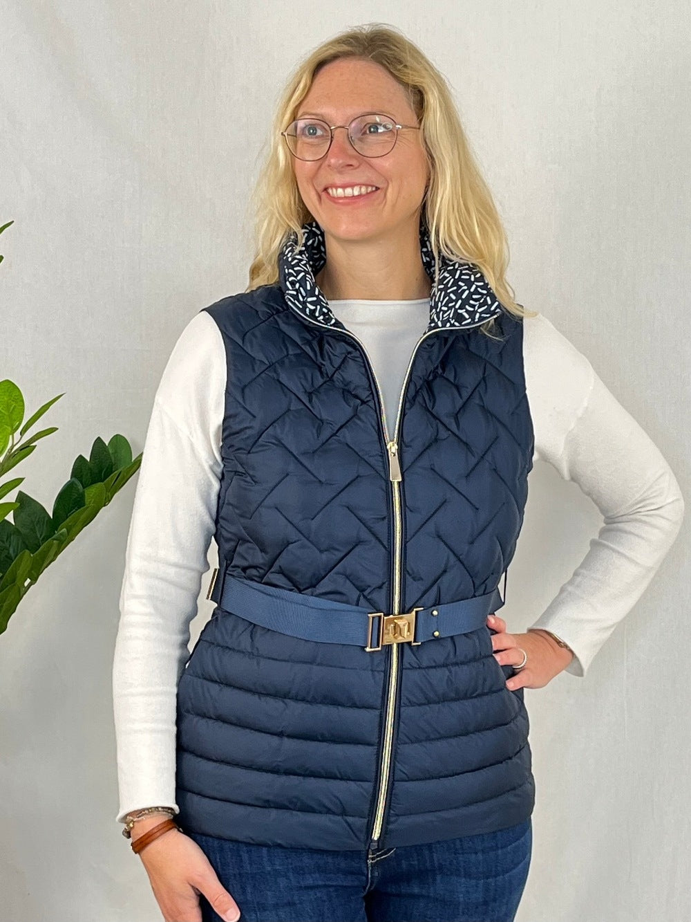 Steppweste mit Ziergürtel, marine von Bella Vita - Mode & Lifestyle