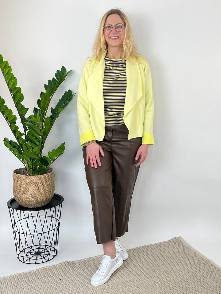 Kurzblazer in Veloursoptik, gelb von Bella Vita - Mode & Lifestyle