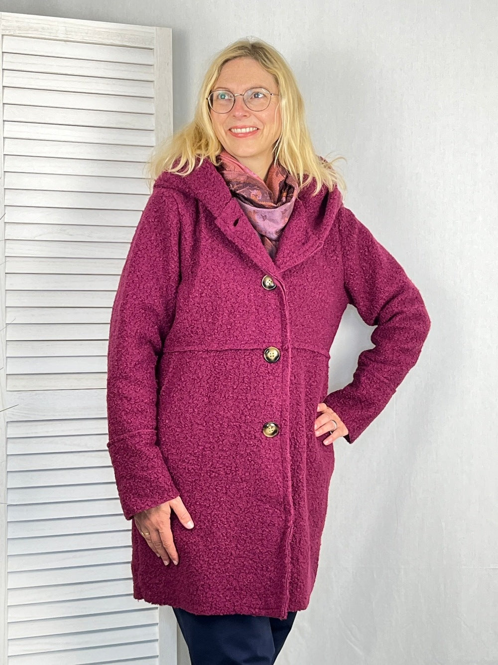 Boucléjacke mit Kapuze, beere