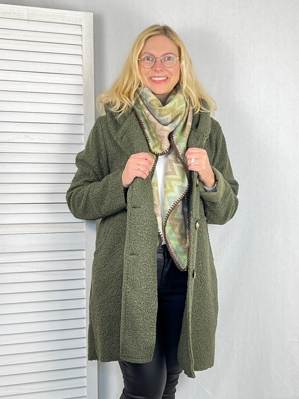 Boucléjacke mit Kapuze, khaki