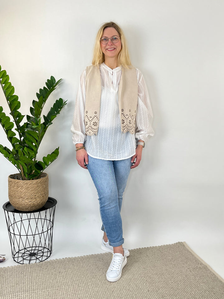 Veloursweste mit Ornamentlochmuster, beige von Bella Vita - Mode & Lifestyle