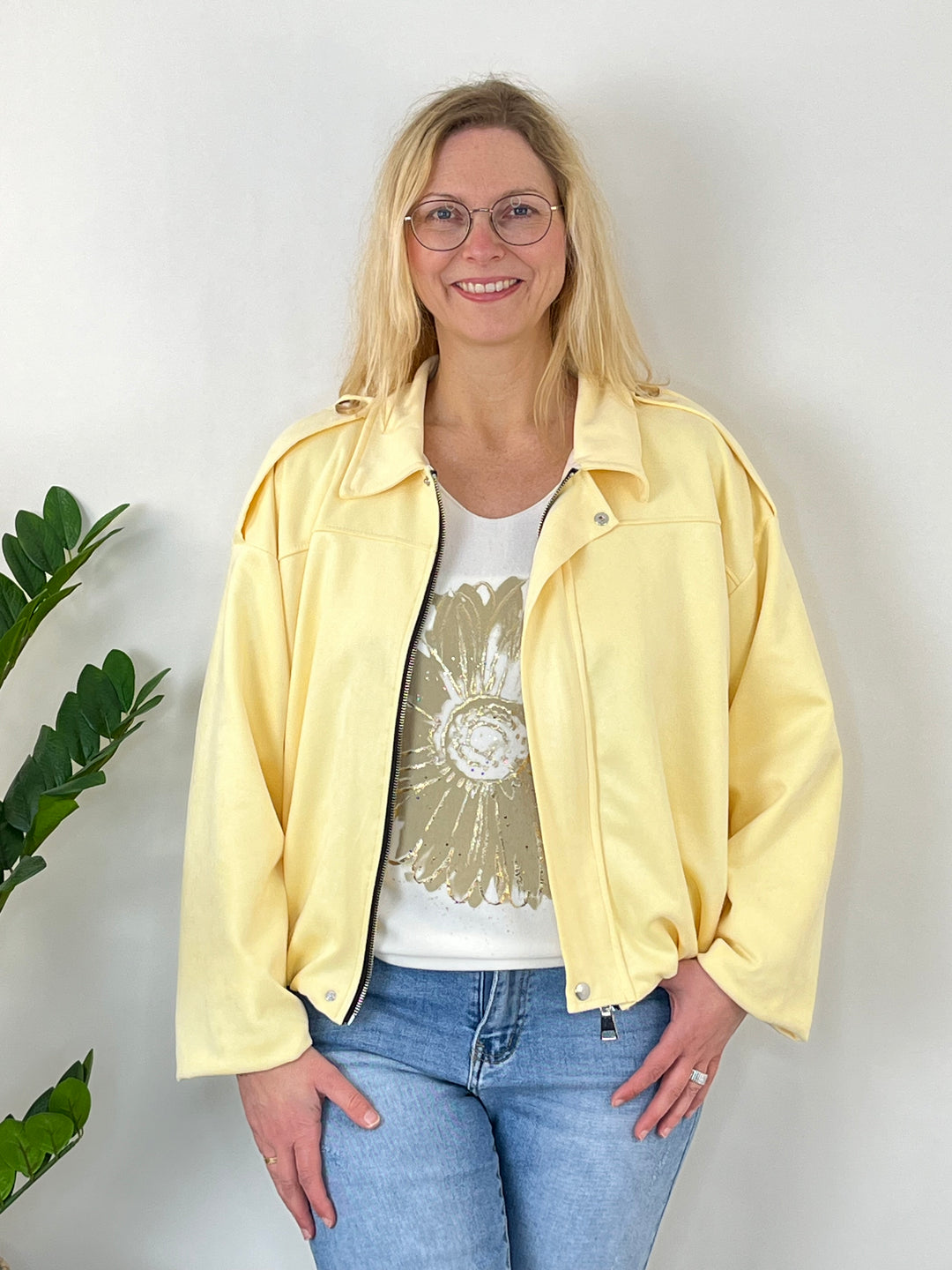 Blouson aus Veloursimitat, gelb von Bella Vita - Mode & Lifestyle