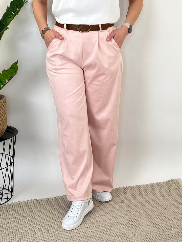 Marlene-Hose aus Veloursimitat, rosa von Bella Vita - Mode & Lifestyle