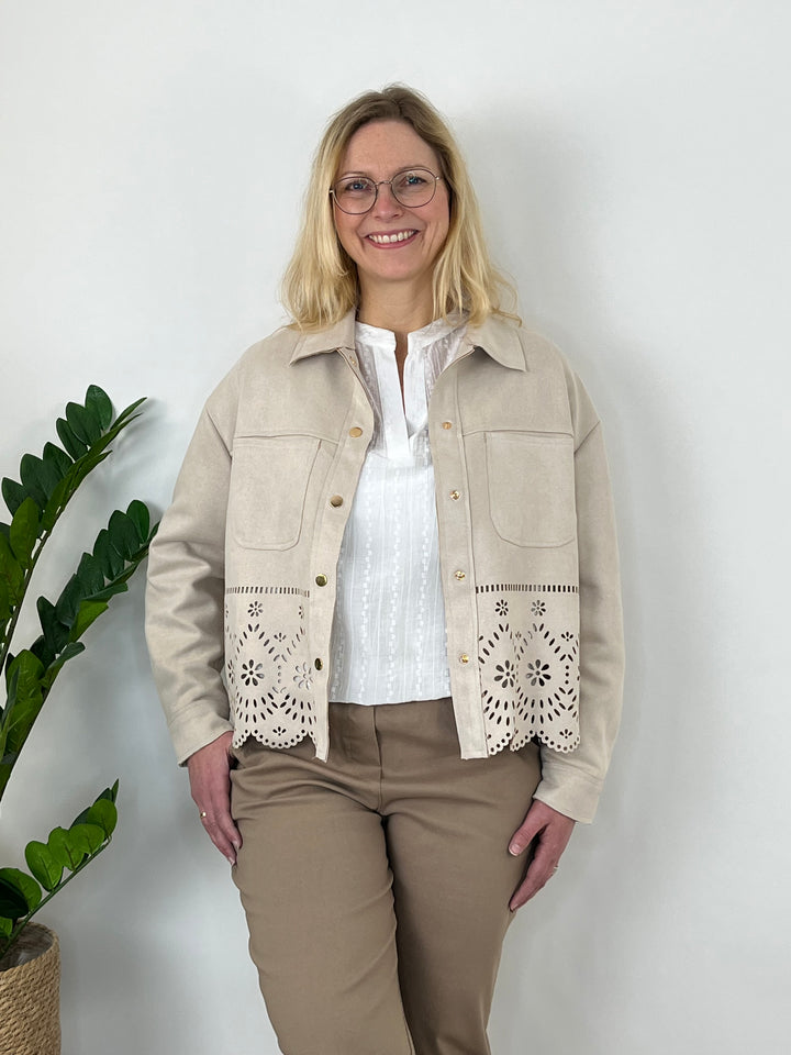 Hemdjacke mit Ornament-Lochsaum, beige von Bella Vita - Mode & Lifestyle