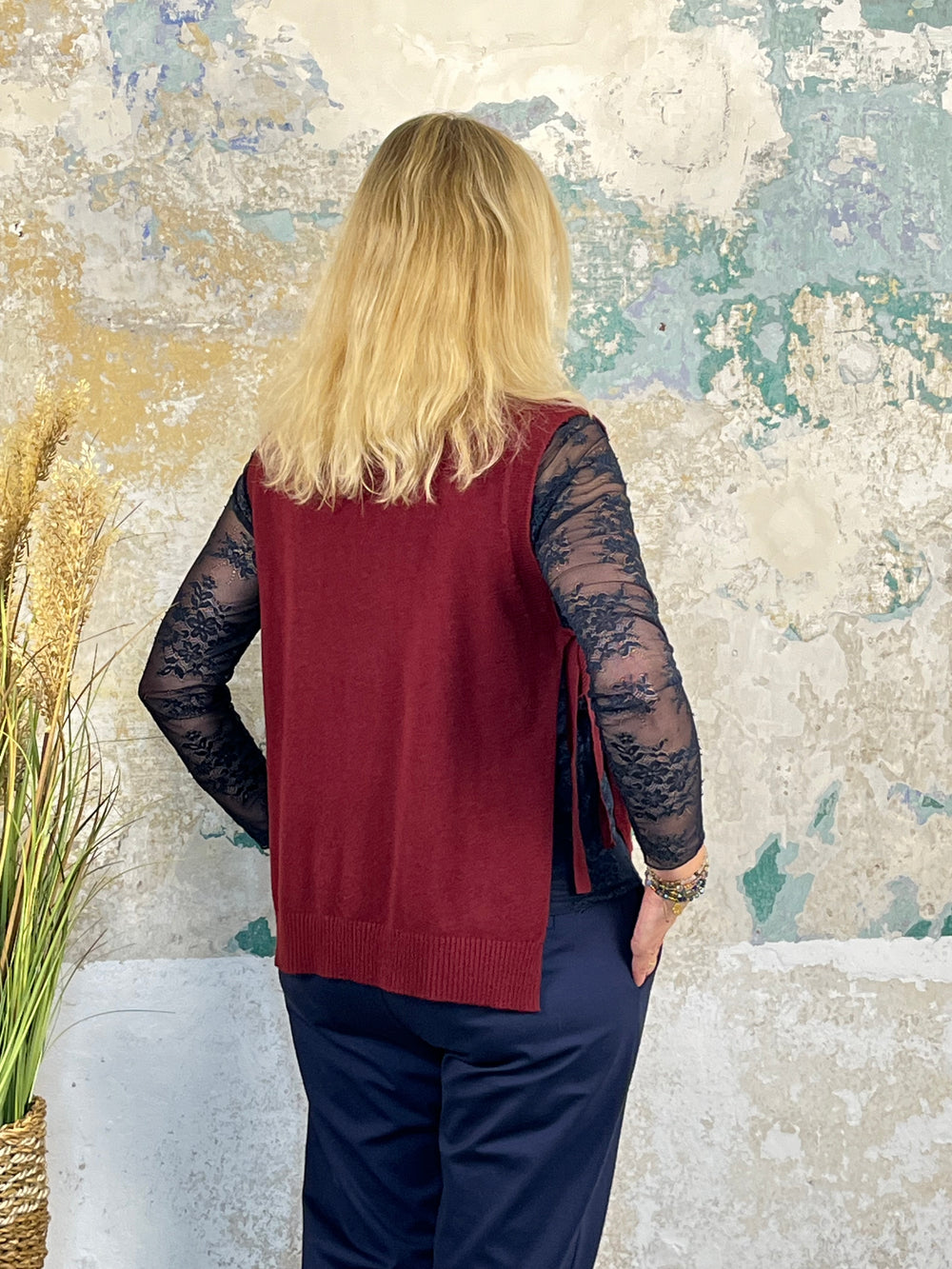 Pullunder mit Bindebändern, bordeaux von Bella Vita - Mode & Lifestyle