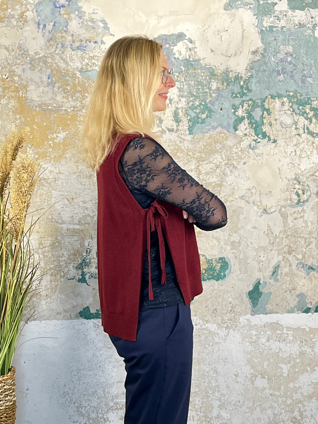 Pullunder mit Bindebändern, bordeaux von Bella Vita - Mode & Lifestyle