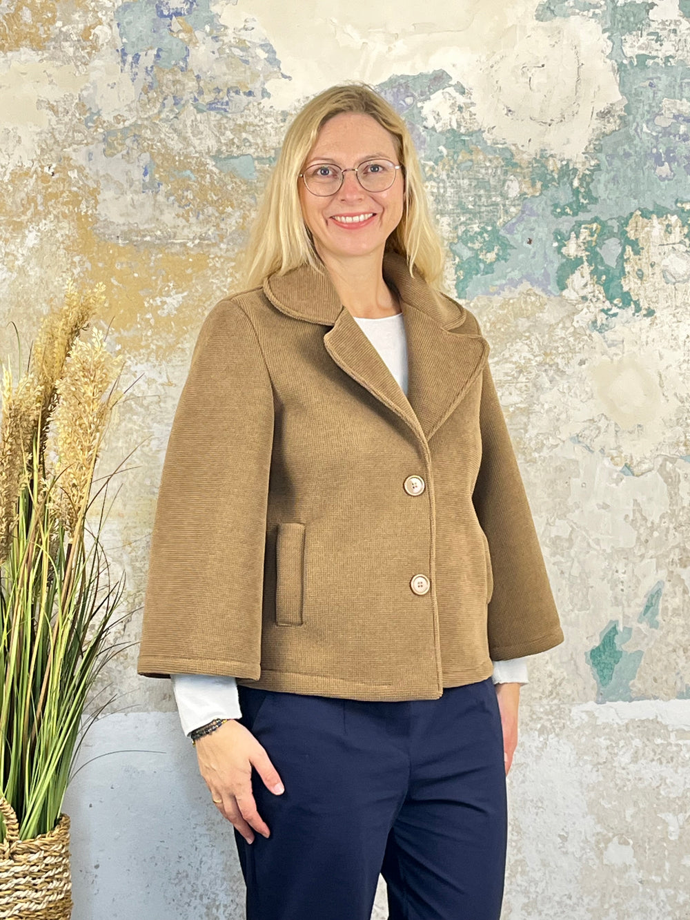 Kurzjacke in Waffeloptik, cognac von Bella Vita - Mode & Lifestyle