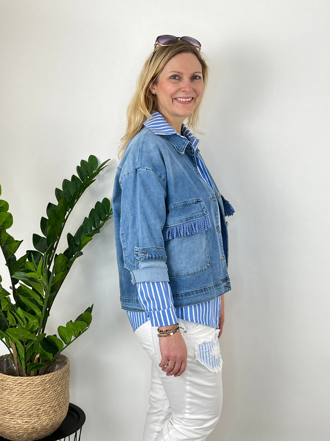 Jeansjacke Vintage mit Fransen, blue denim von Bella Vita - Mode & Lifestyle