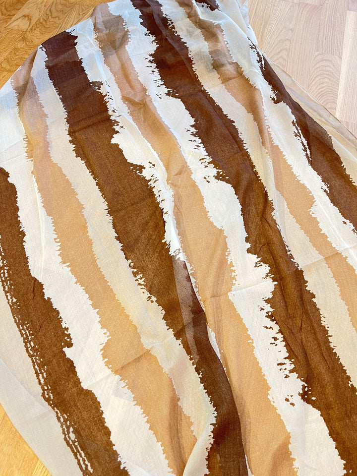 Leichter Schal aus Viskose, braun-beige