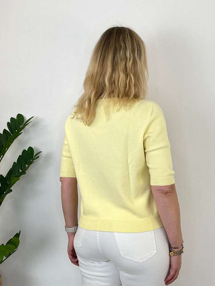 Kurzarmpullover mit V-Ausschnitt, vanillegelb von Bella Vita - Mode &amp; Lifestyle