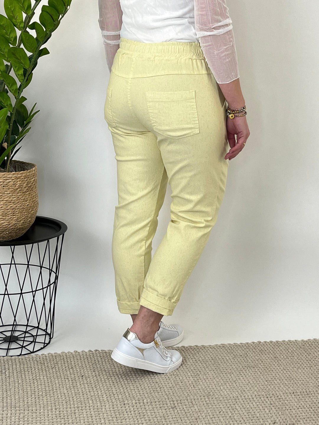 Sportive Jogpant, vanillegelb von Bella Vita - Mode &amp; Lifestyle