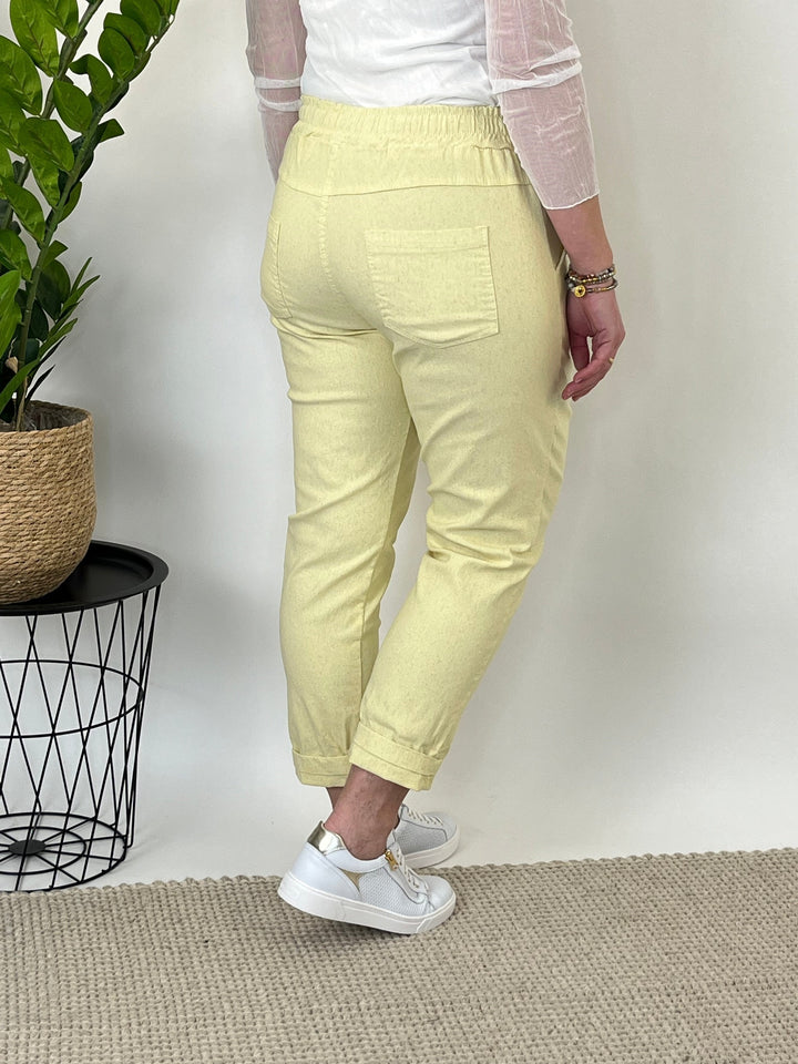Sportive Jogpant, vanillegelb von Bella Vita - Mode &amp; Lifestyle