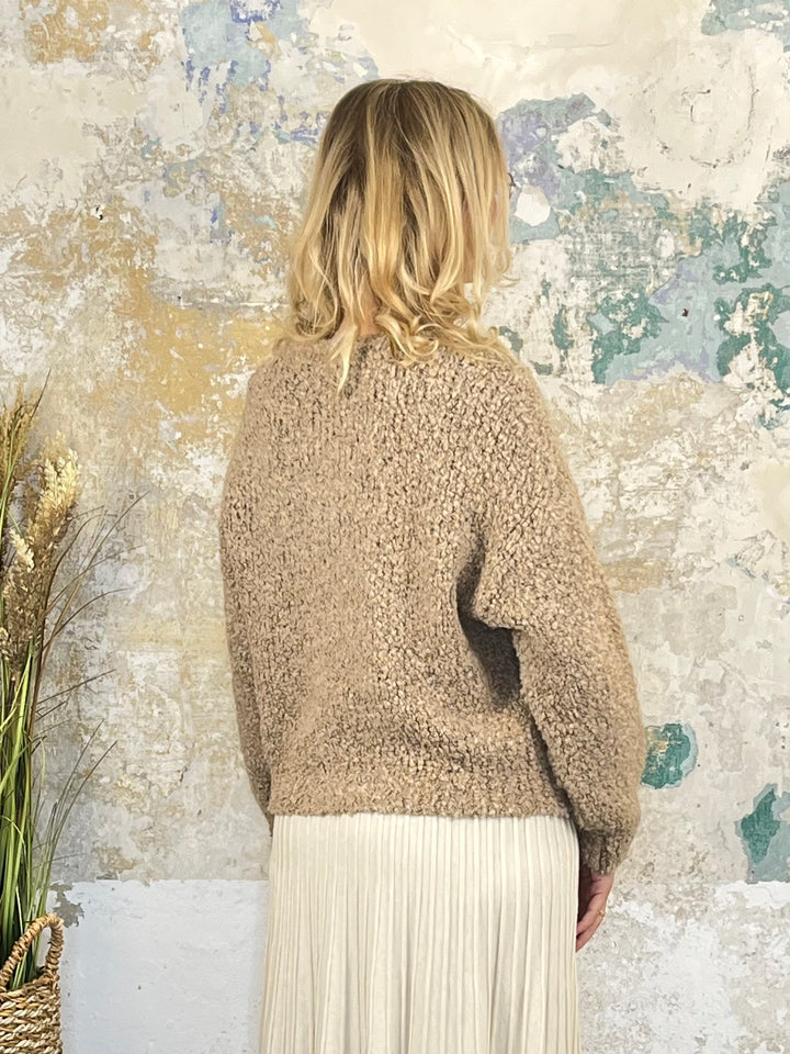 Bouclé-Strickjacke Smiley, beige von Bella Vita - Mode & Lifestyle