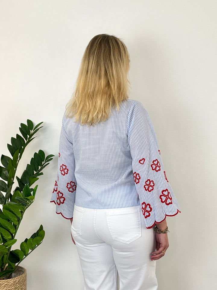 Streifenbluse mit Kontraststickerei, hellblau-rot von Bella Vita - Mode &amp; Lifestyle